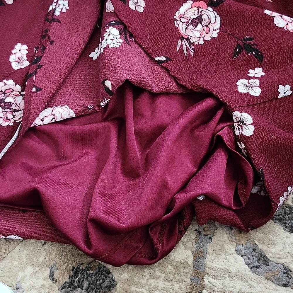 💙Ardene Size S - Beautiful NEW Burgundy Floral Patterned Dress (Lined) - Picture 5 of 5